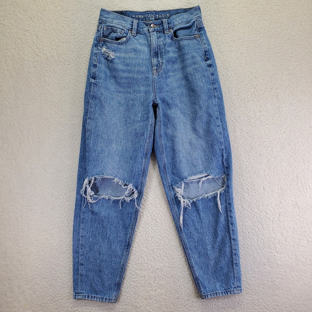 American Eagle Relaxed Mom Jeans Size 2 Regular Medium Wash Distressed High Rise